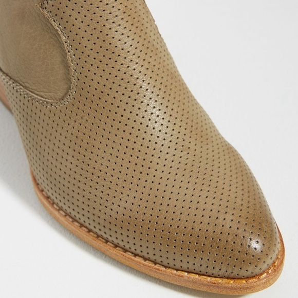 Silent D heeled ankle boots khaki western pointed toe booties 39/ 8 - 8.5 - Picture 5 of 16